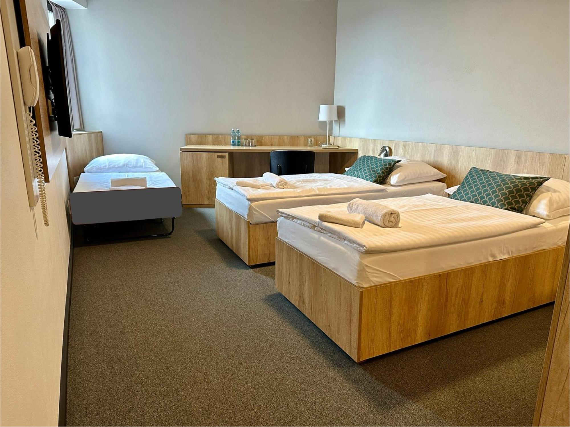 Hotel D1 Островачице Экстерьер фото